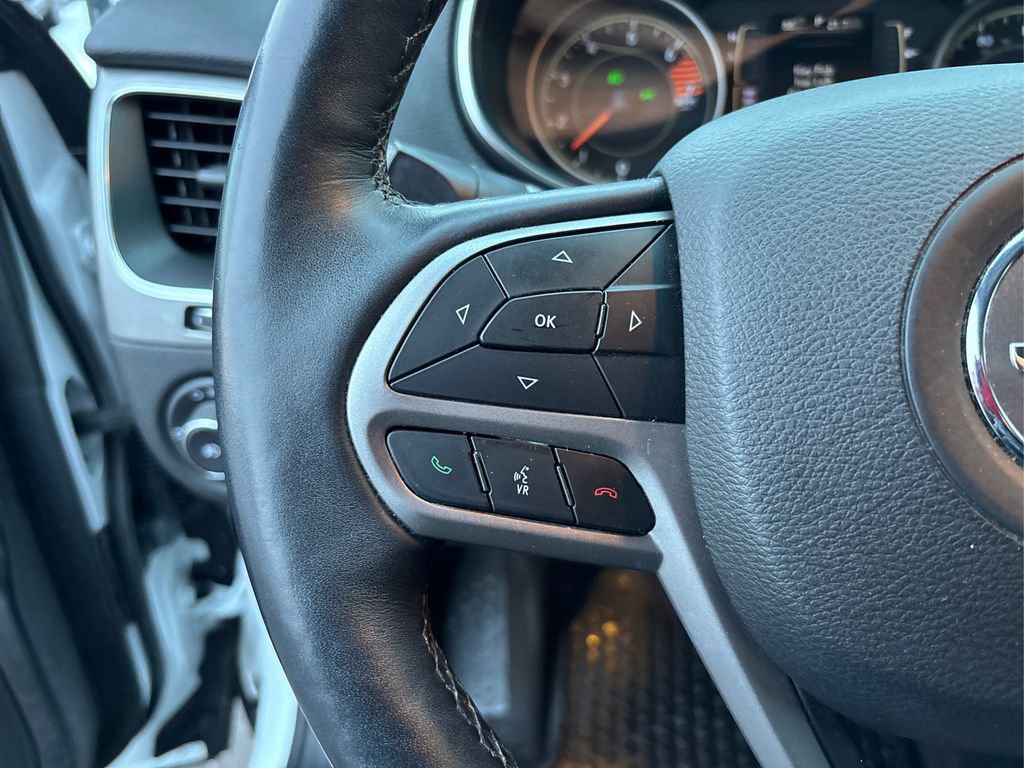 Used 2019 Jeep Cherokee Latitude Plus w/ Cold Weather Group image 32