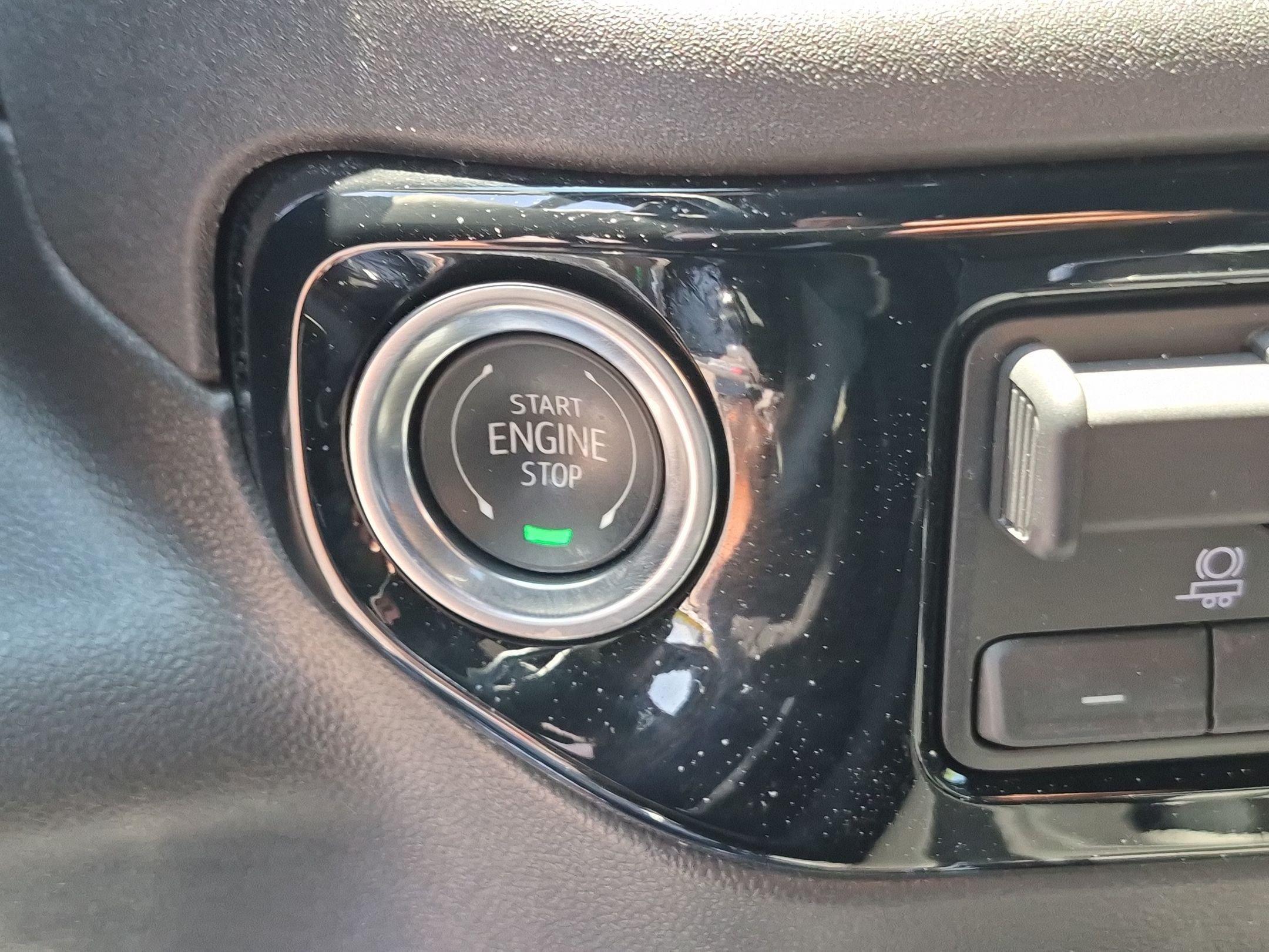 Used 2025 Chevrolet Silverado 1500 ZR2 w/ Technology Package AWD/4WD image 17