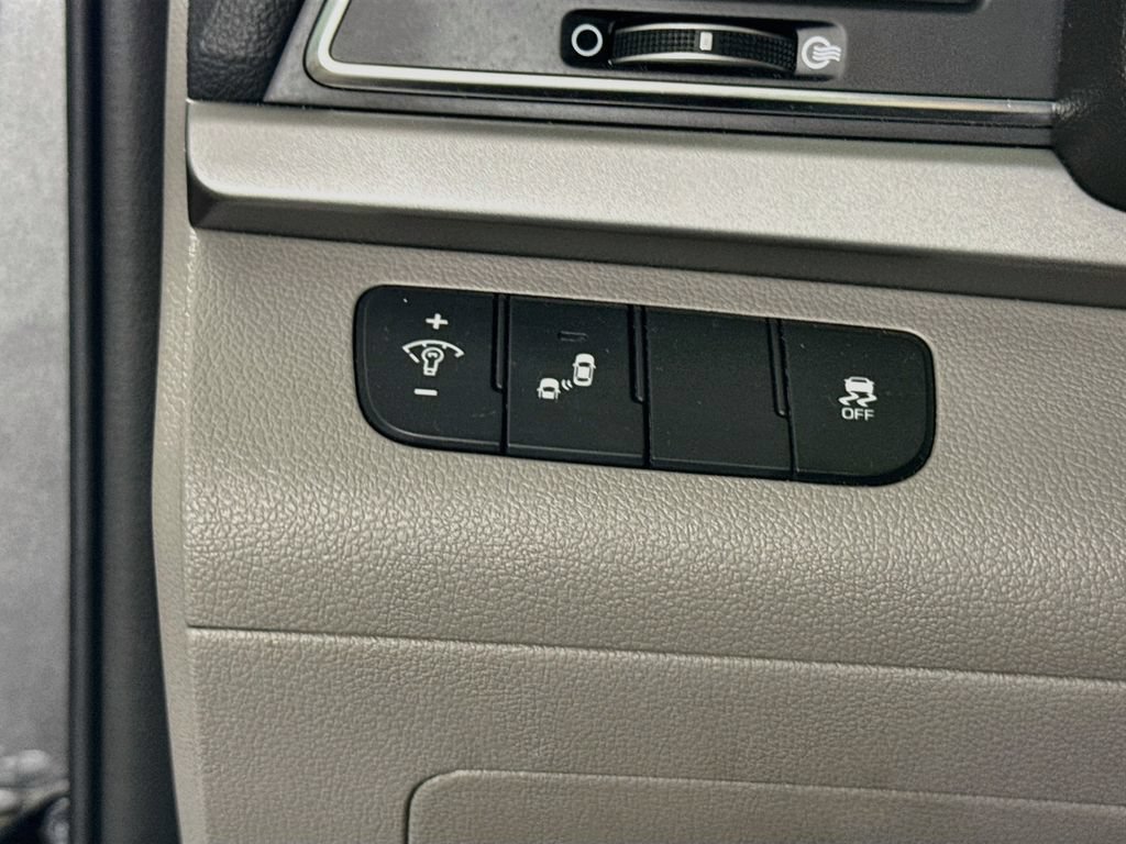 Used 2018 Hyundai Elantra SEL w/ Cargo Package FWD image 17