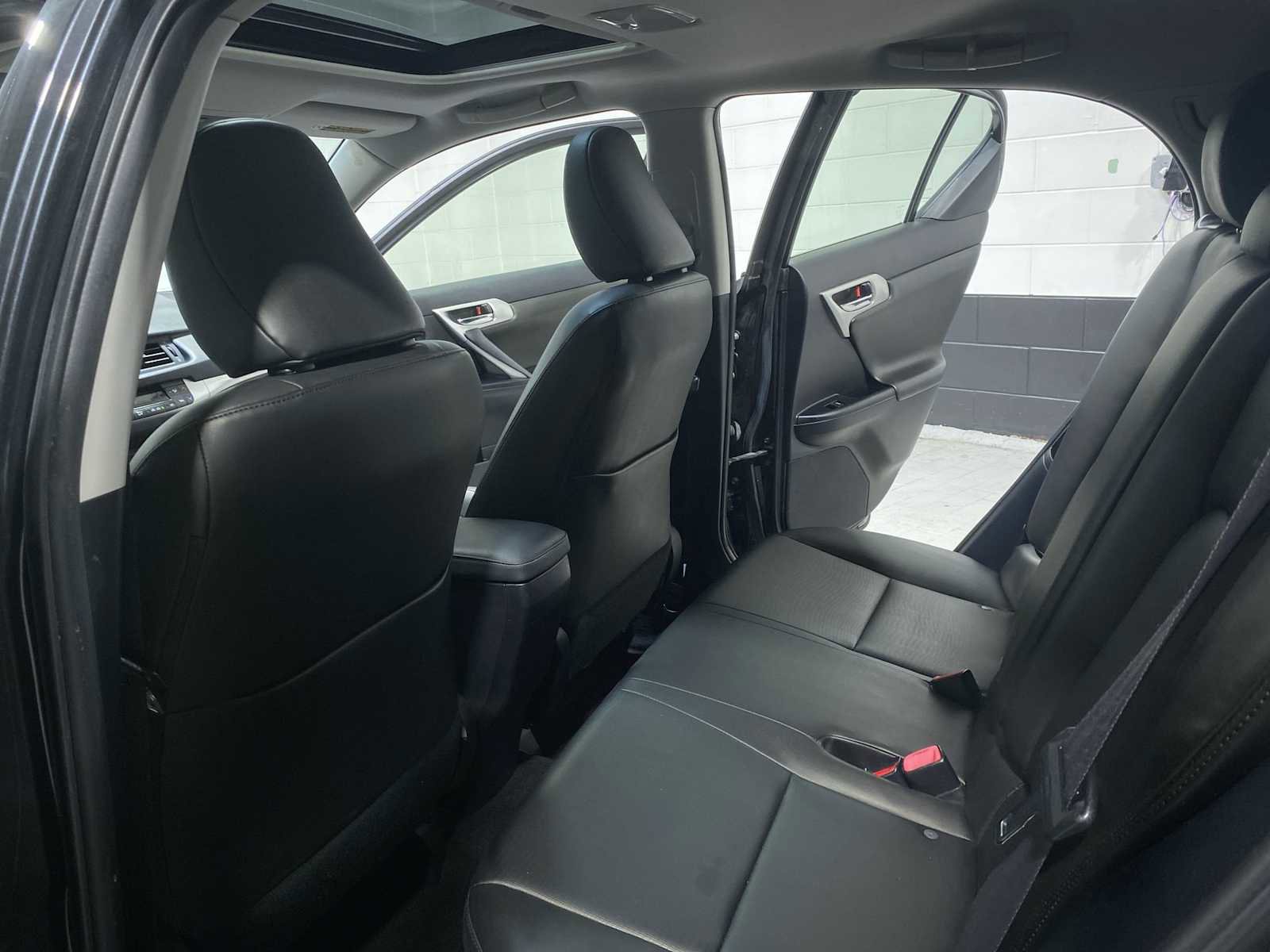 Used 2011 Lexus CT 200h Premium w/ Premium Audio Pkg FWD image 12