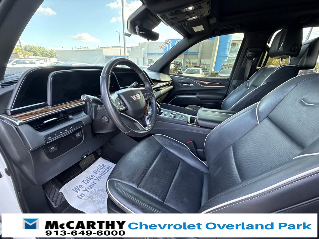 Used 2021 Cadillac Escalade ESV Premium Luxury w/ LPO, Illumination Package image 19