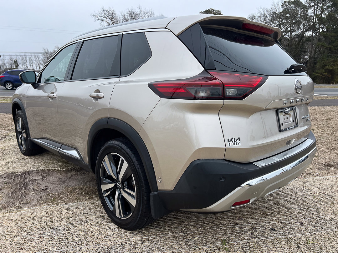 Used 2022 Nissan Rogue Platinum w/ Head-Up Display Package image 3