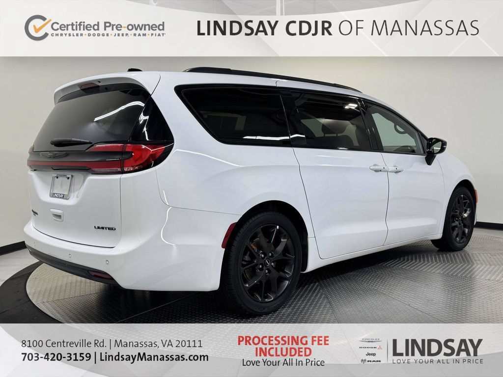 Certified 2025 Chrysler Pacifica Limited FWD image 8