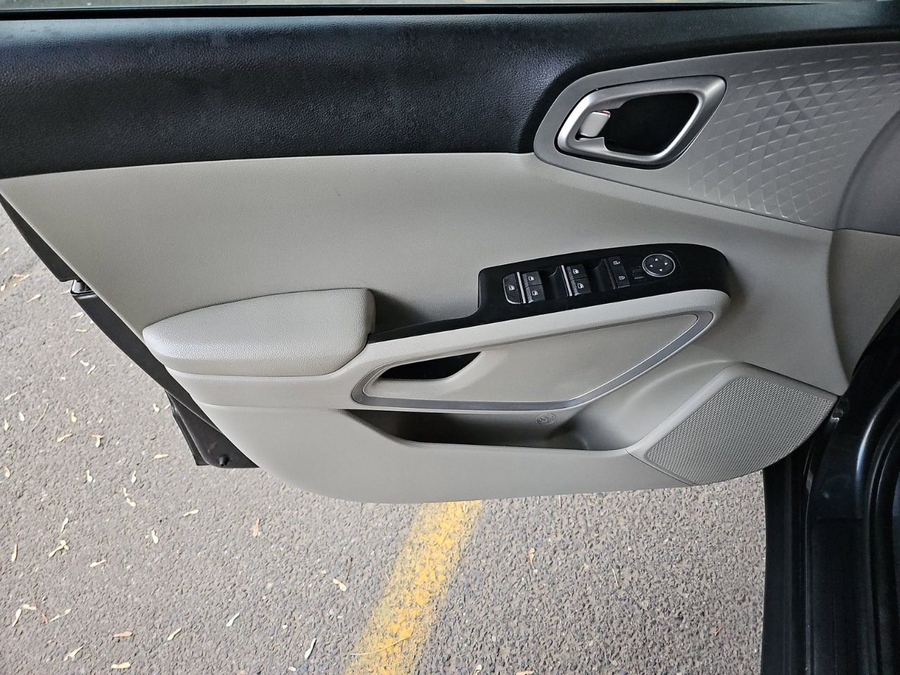 Used 2020 Kia Soul LX image 17