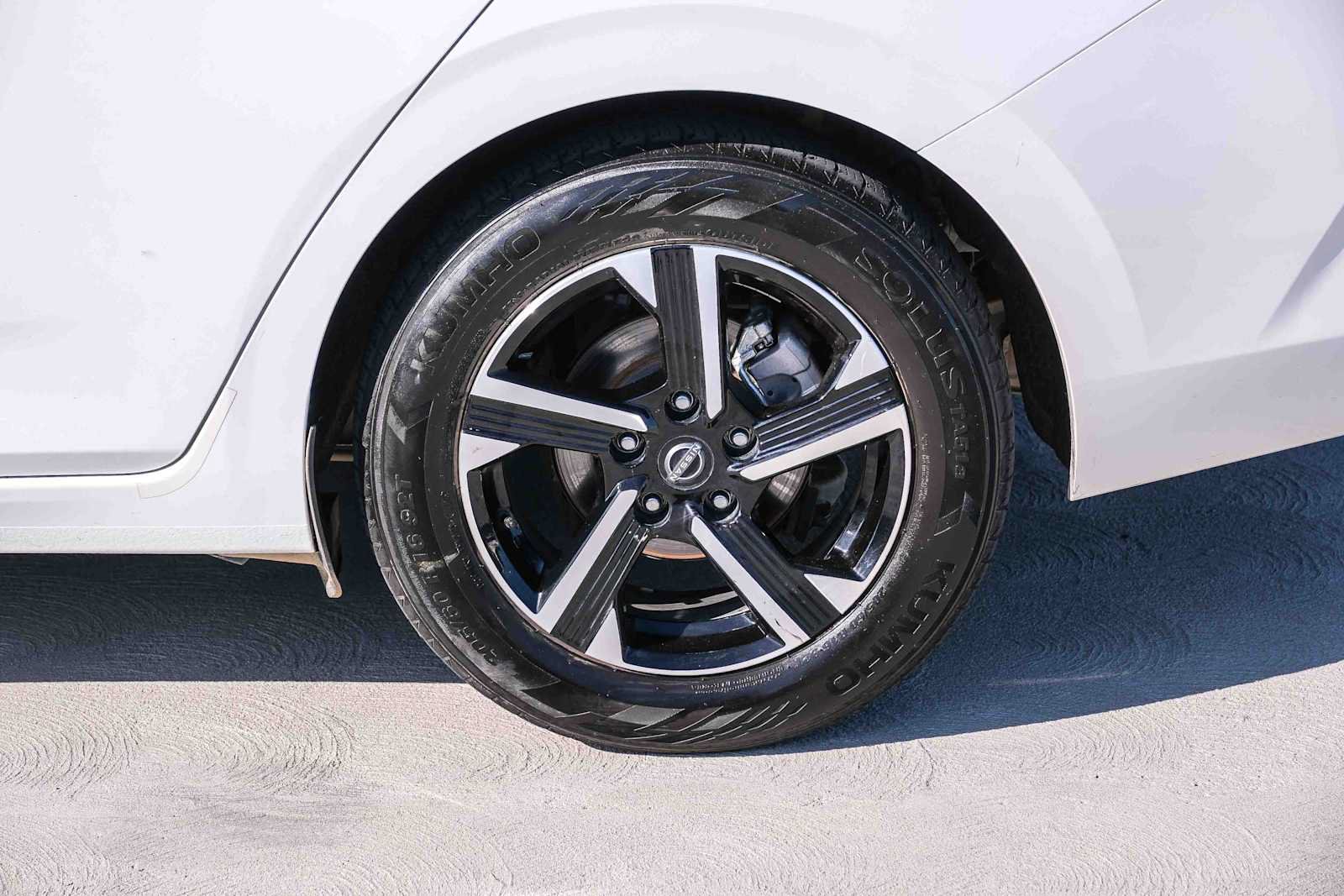 Used 2024 Nissan Sentra SV FWD image 8