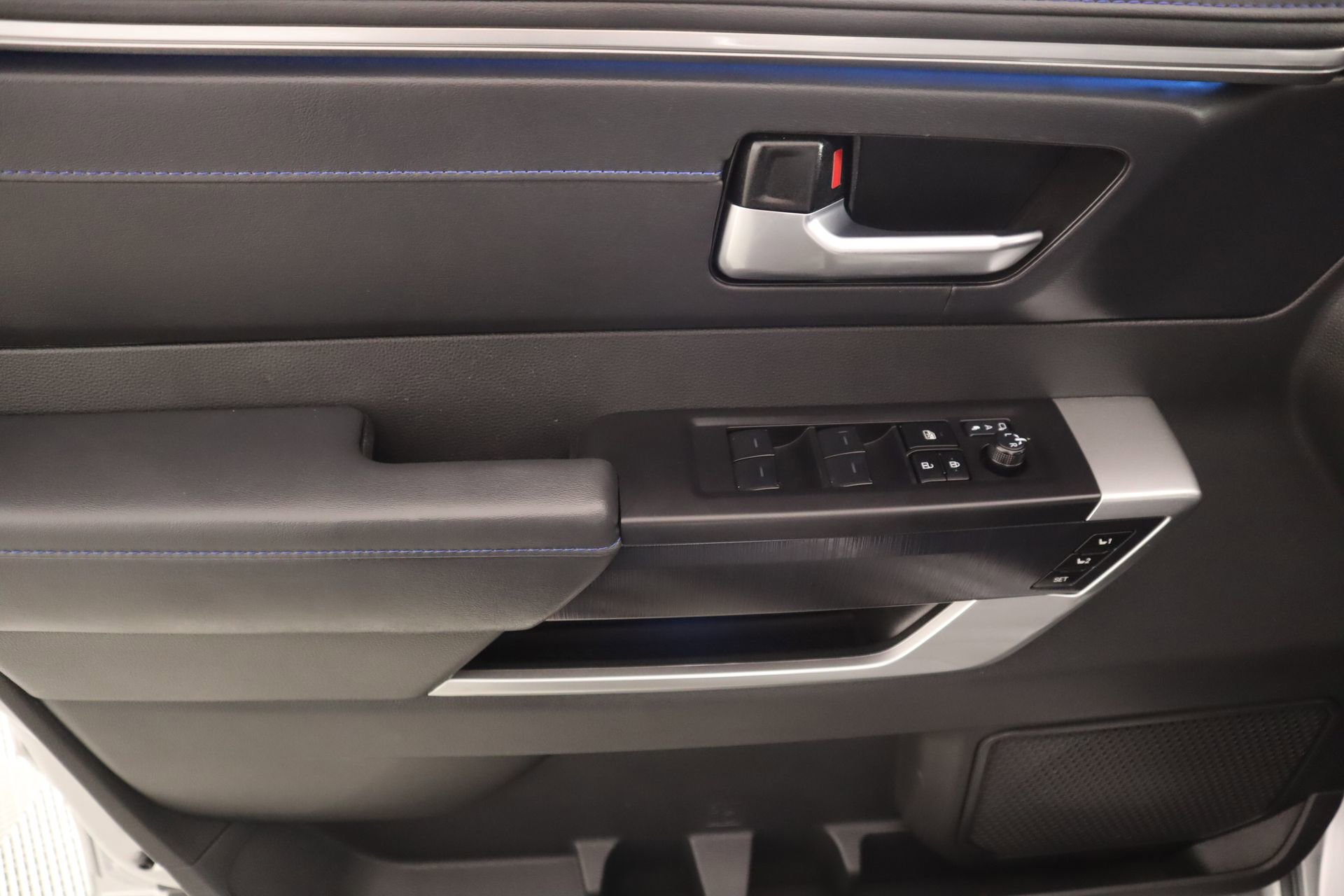 Used 2024 Toyota Sequoia Platinum image 17