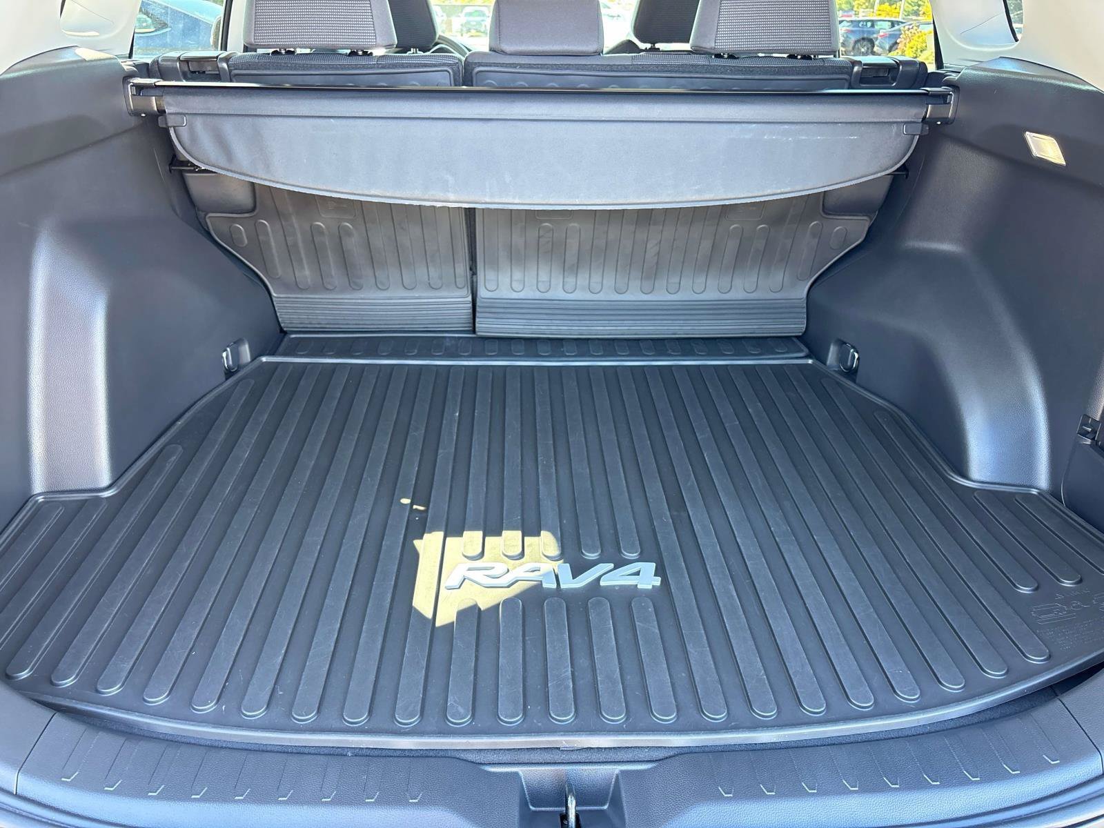 Certified 2024 Toyota RAV4 LE AWD/4WD image 10