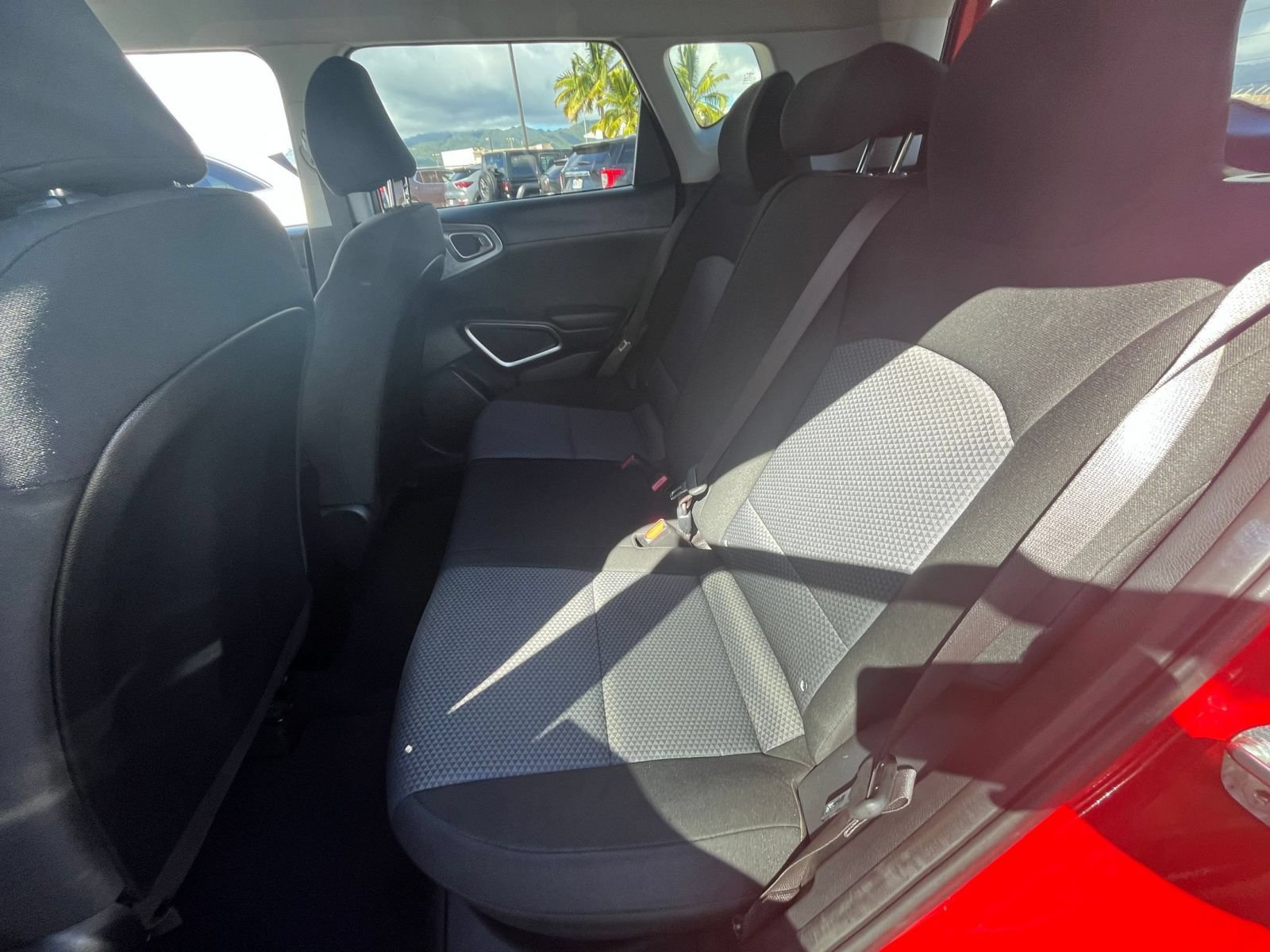 Used 2025 Kia Soul LX w/ LX Technology Package FWD image 22