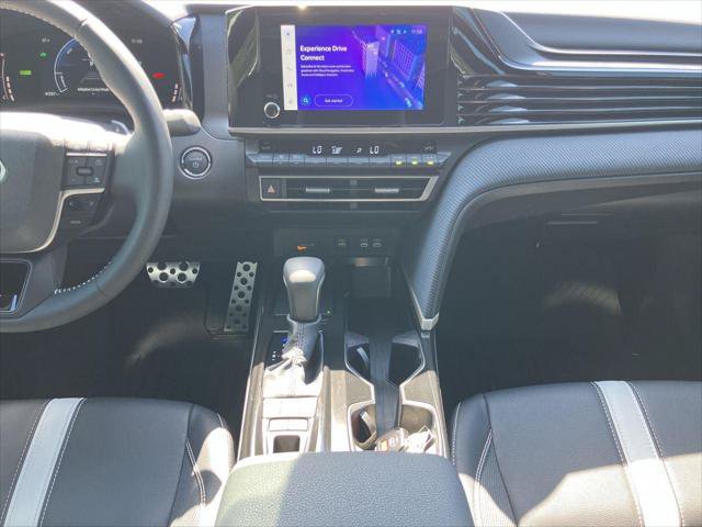 Certified 2025 Toyota Camry SE FWD image 16