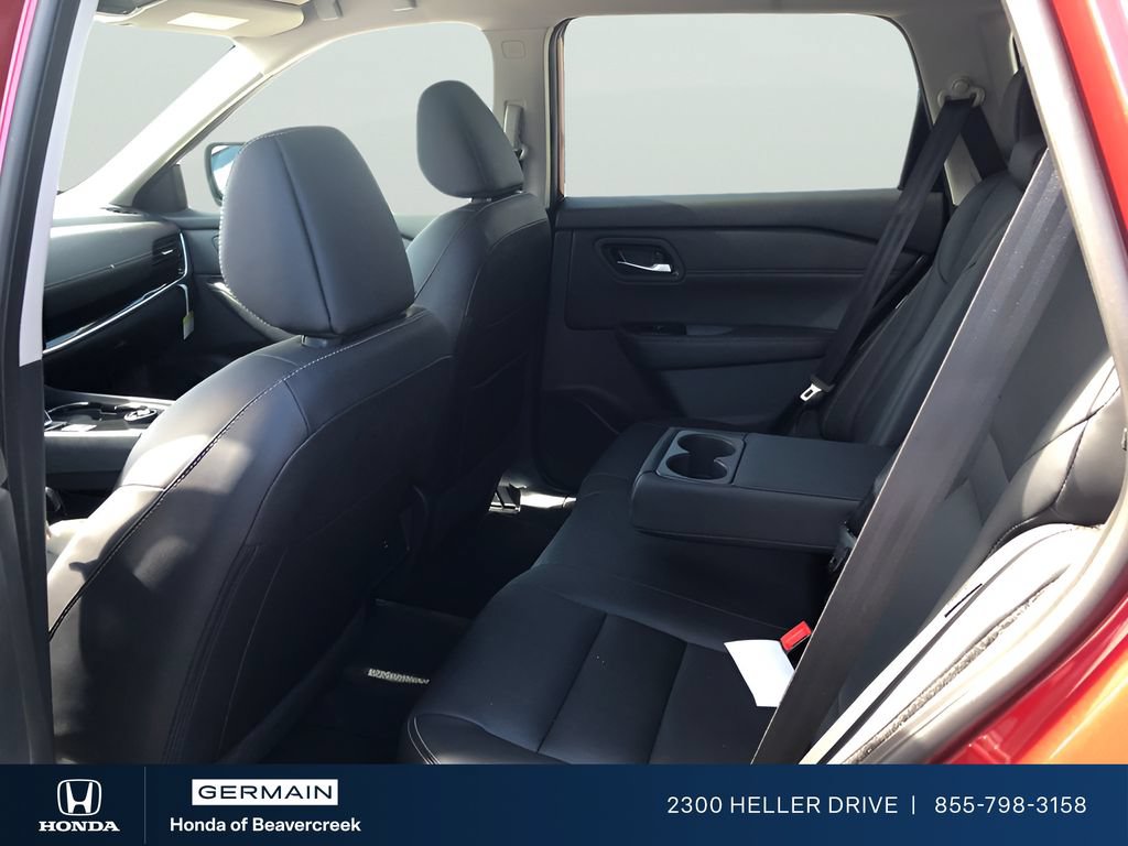 Used 2025 Nissan Rogue SL AWD/4WD image 7