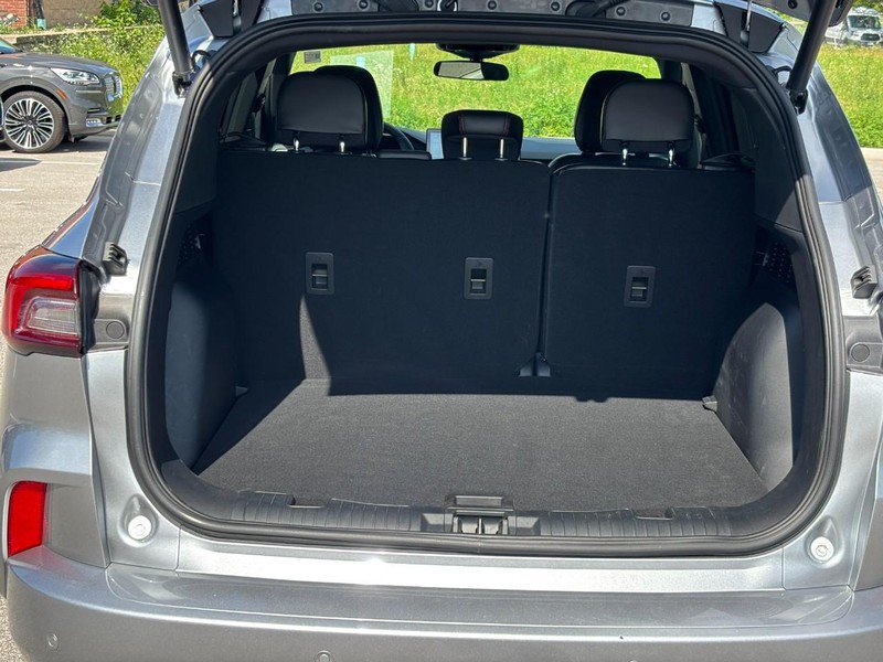 Used 2024 Ford Escape ST-Line w/ Tech Pack #1 AWD/4WD image 9