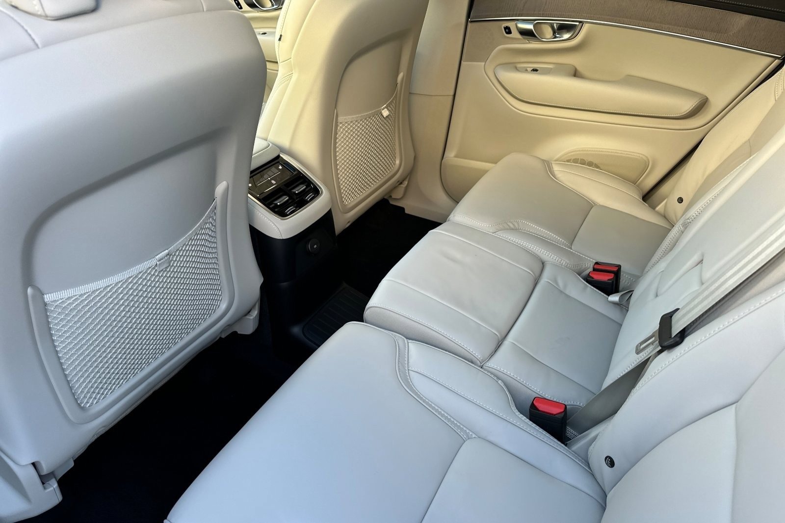 New 2026 Volvo XC90 T8 Ultra image 4