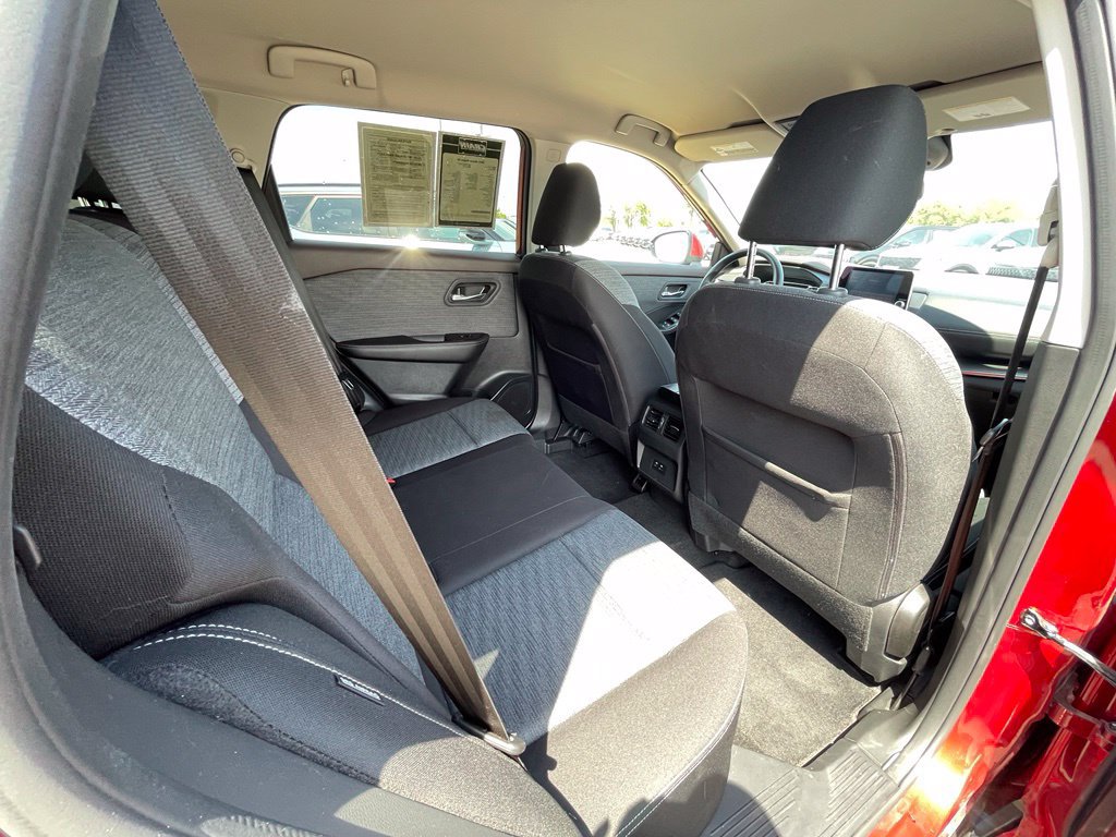 Used 2021 Nissan Rogue SV AWD/4WD image 25