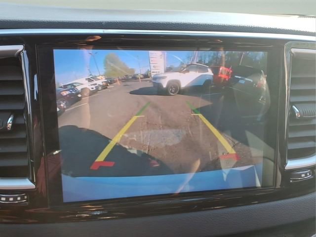 Used 2024 Chrysler Pacifica Touring-L image 31