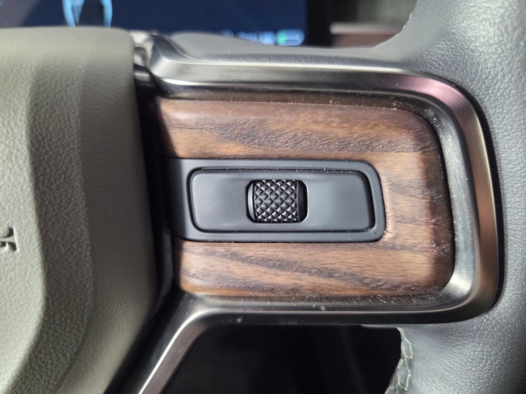 Used 2024 Rivian R1S Adventure AWD/4WD image 16
