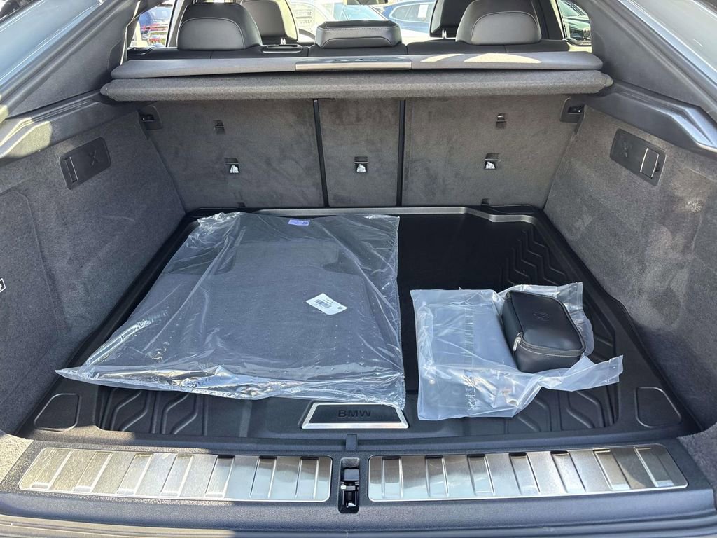 New 2026 BMW X6 xDrive40i image 9