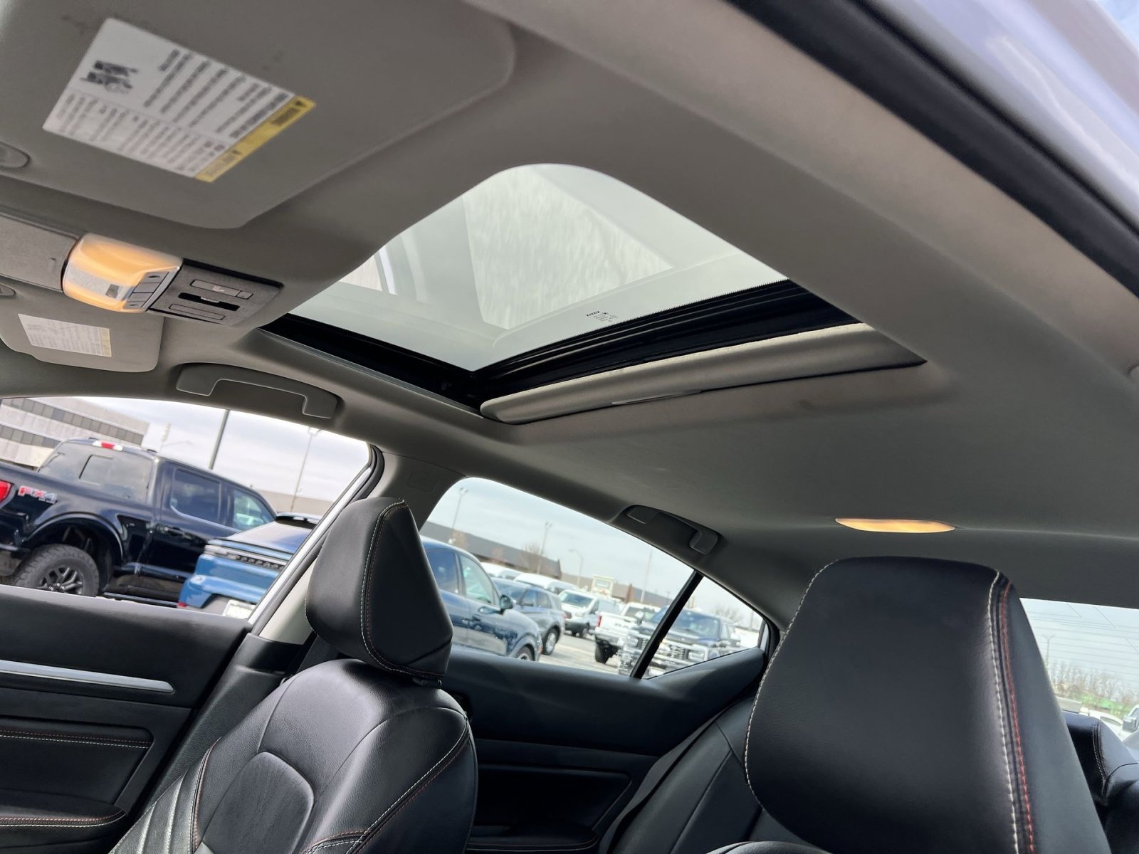 Used 2023 Nissan Altima 2.5 SR w/ SR Premium Package image 18