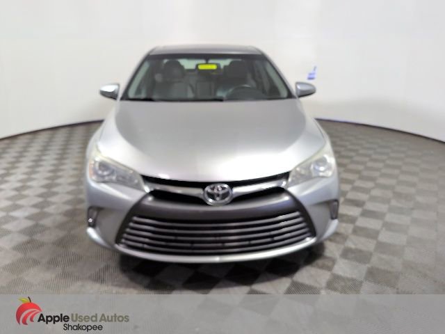 Used 2016 Toyota Camry XLE w/ Moonroof Package image 2