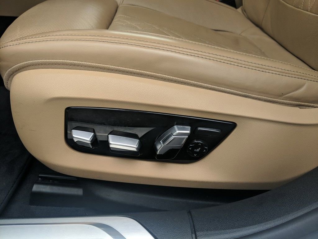 Used 2022 BMW 740i w/ Premium Package image 20
