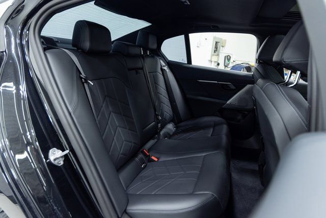 Certified 2025 BMW 530i 530i image 24