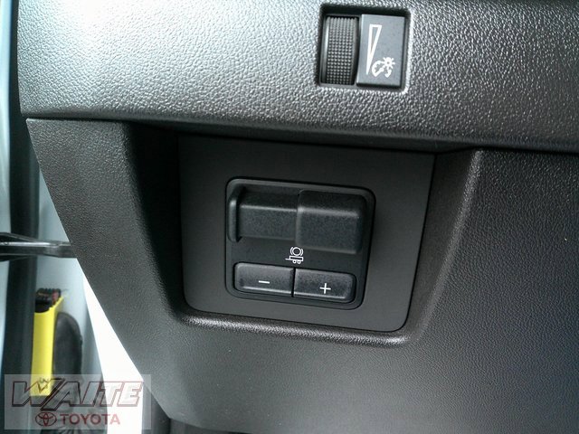 Used 2023 Chevrolet Colorado LT image 18