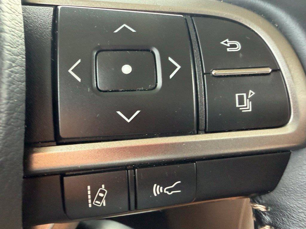 Used 2023 Lexus GX 460 Premium w/ Accessory Package AWD/4WD image 14
