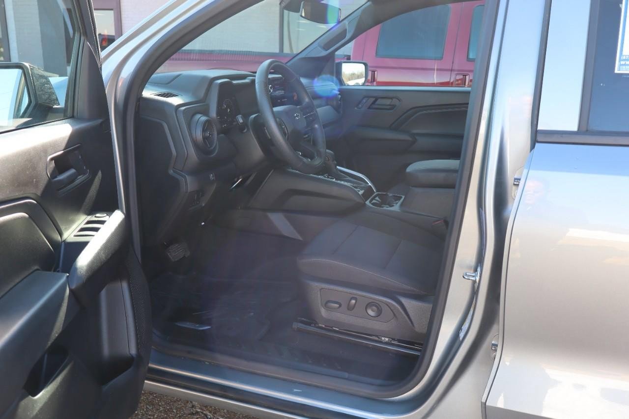 Used 2024 Chevrolet Colorado Trail Boss w/ Advanced Trailering Package image 11