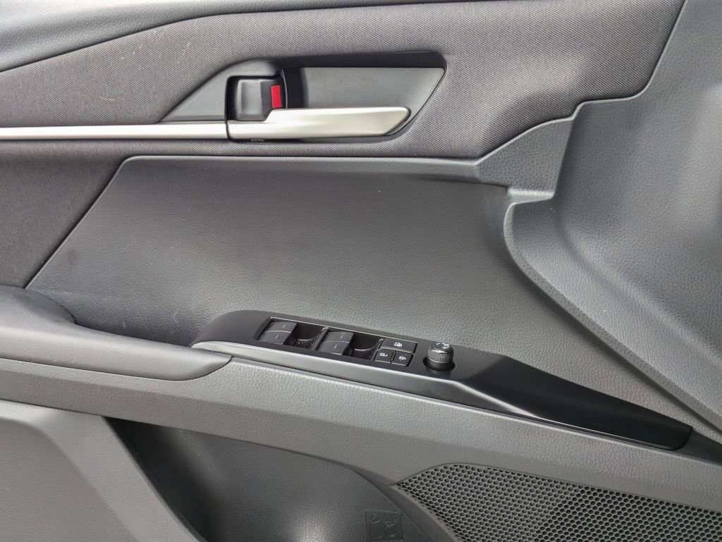 Used 2025 Toyota Camry LE image 11