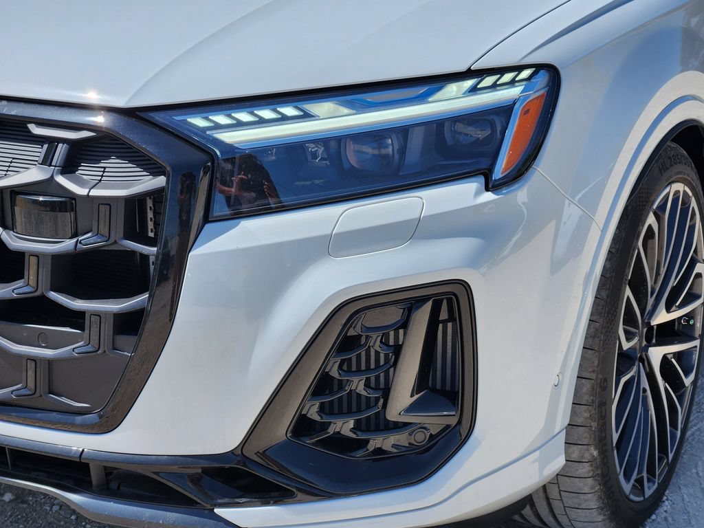 New 2026 Audi SQ7 Prestige AWD/4WD image 11