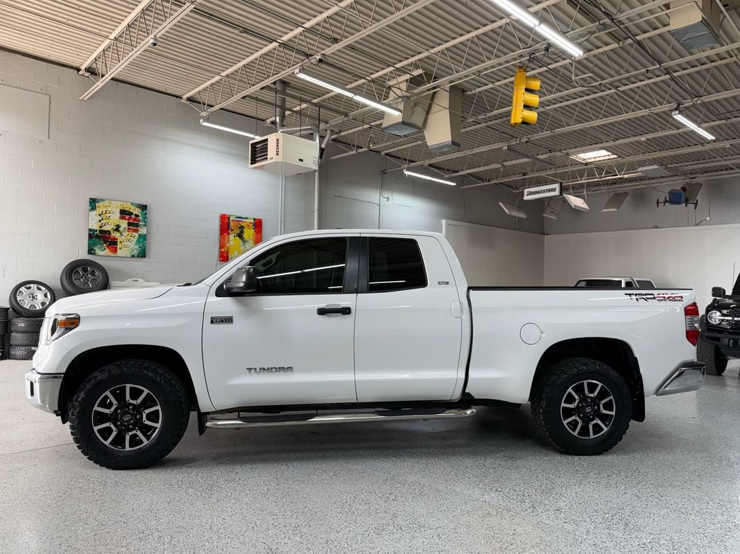 Used 2018 Toyota Tundra SR5 AWD/4WD image 2