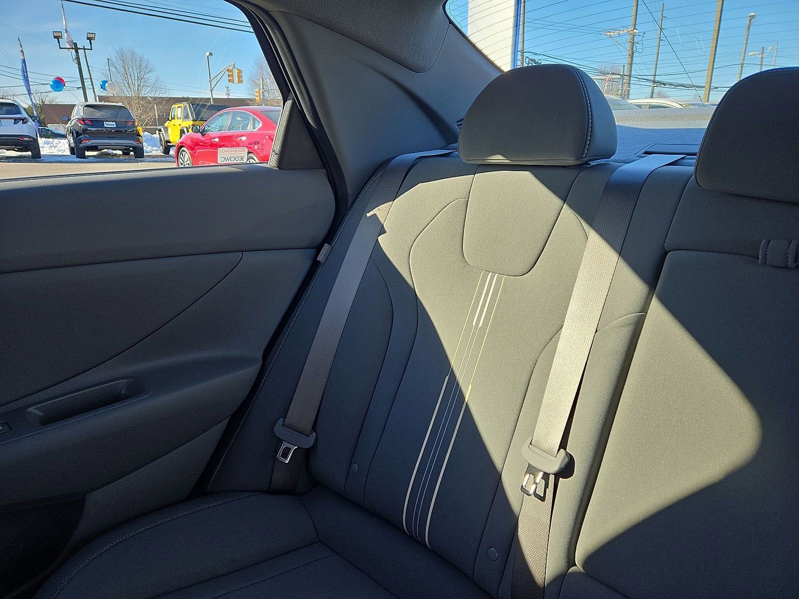 Used 2025 Hyundai Elantra SEL image 12