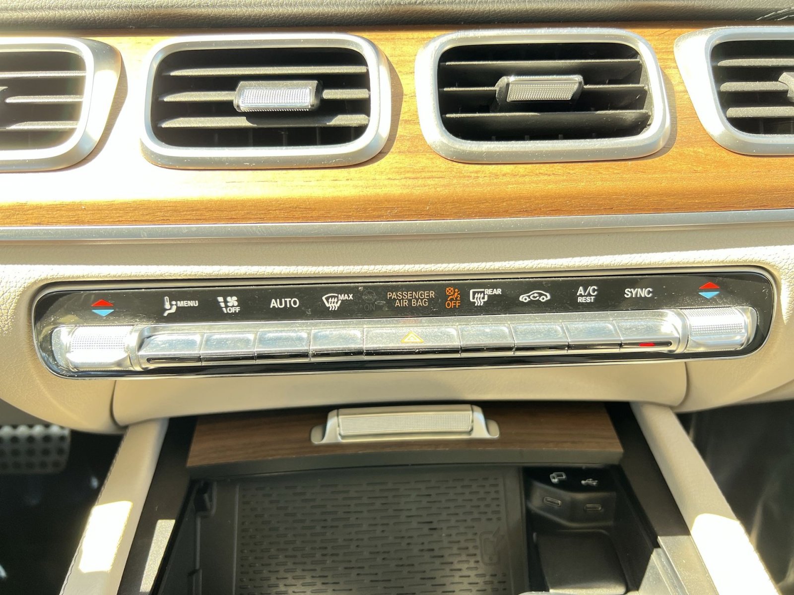 Used 2023 Mercedes-Benz GLS 580 4MATIC image 21