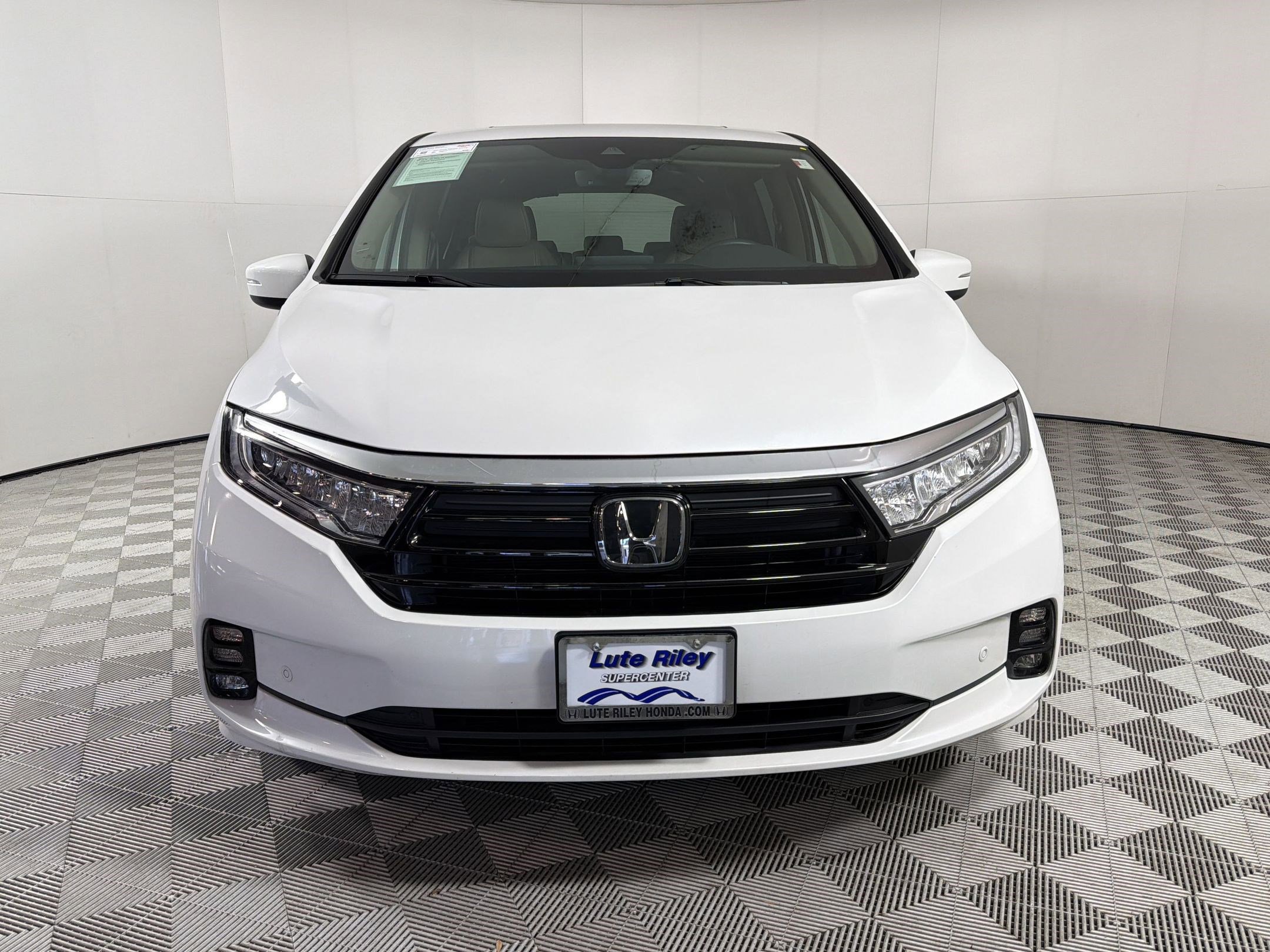 Certified 2023 Honda Odyssey Touring image 6