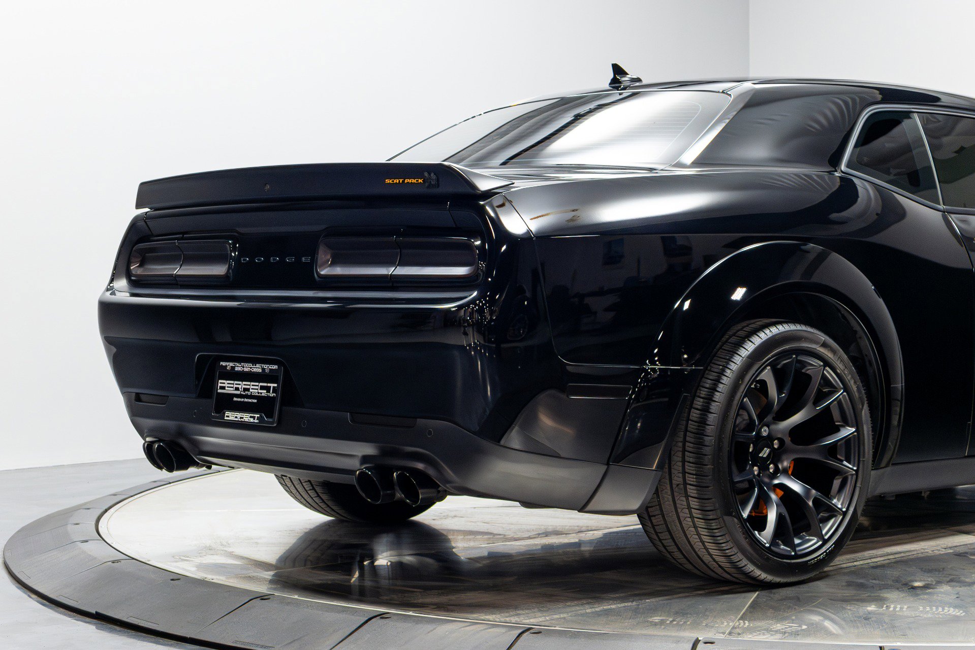 Used 2022 Dodge Challenger R/T Scat Pack RWD image 17