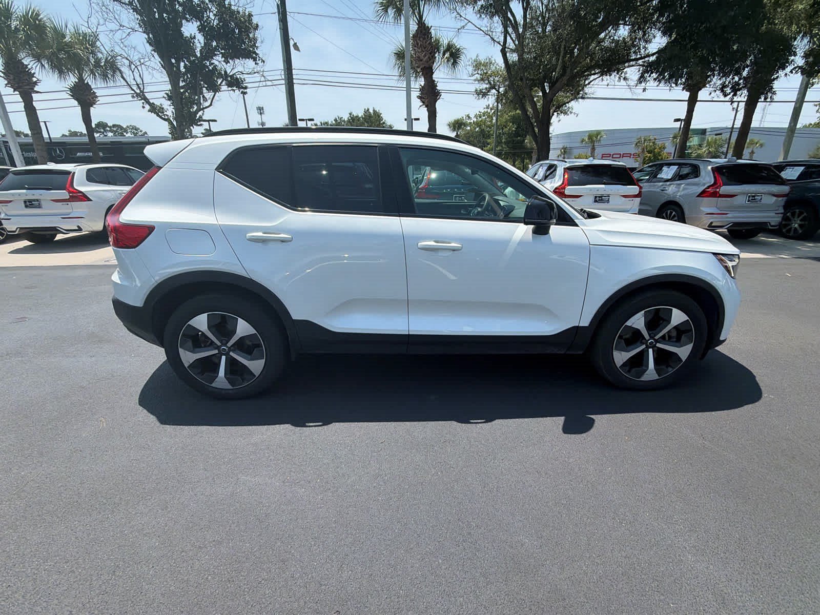 Used 2024 Volvo XC40 B5 Core AWD/4WD image 18