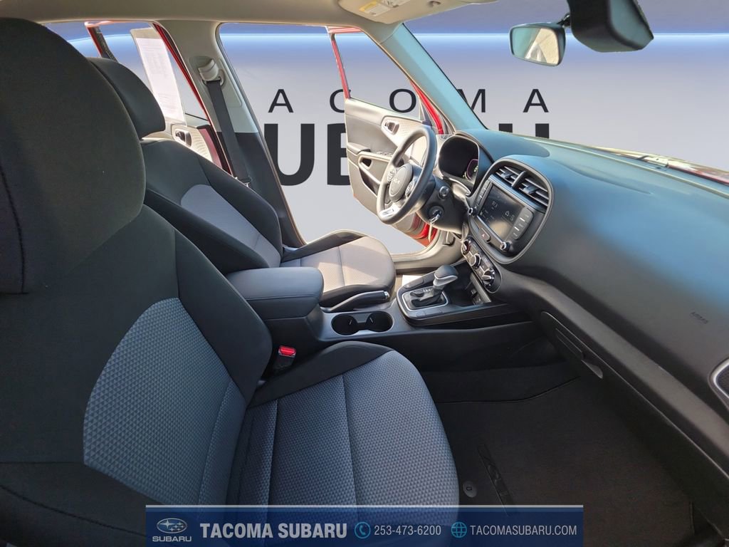 Used 2023 Kia Soul LX w/ LX Technology Package image 17