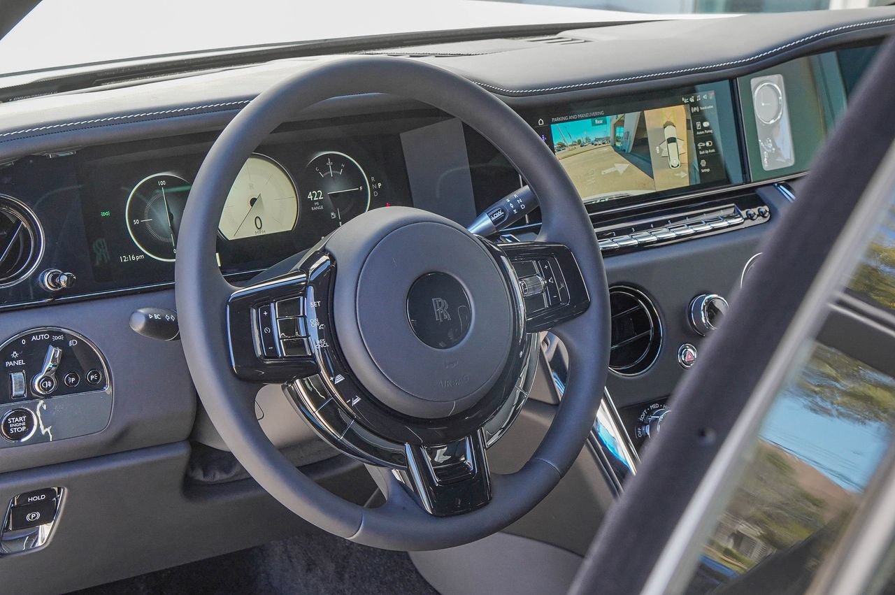 New 2026 Rolls-Royce Cullinan AWD/4WD image 17