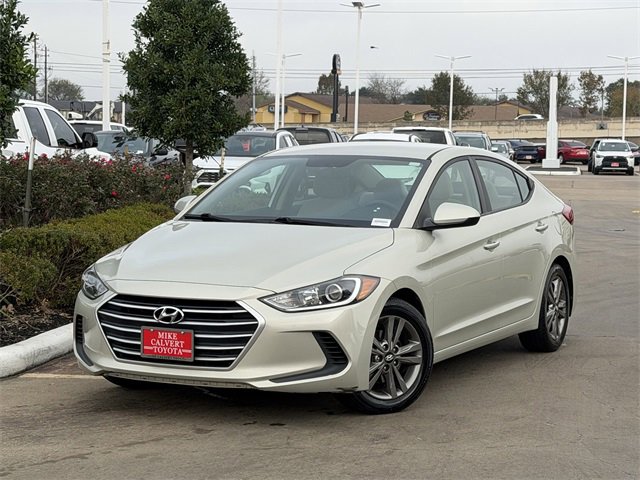 Used 2017 Hyundai Elantra SE image 2