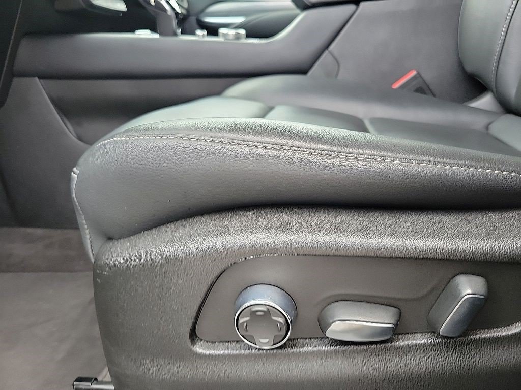 Certified 2025 Cadillac XT4 Premium Luxury FWD image 9