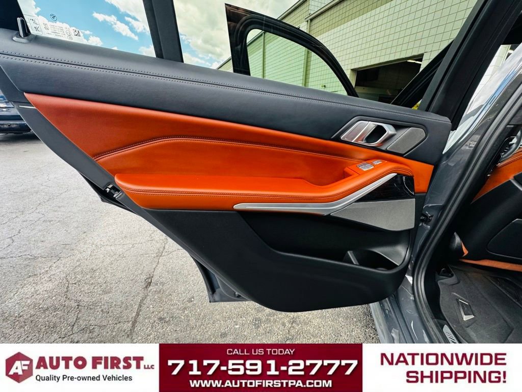 Used 2022 BMW X7 M50i w/ Executive Package image 21