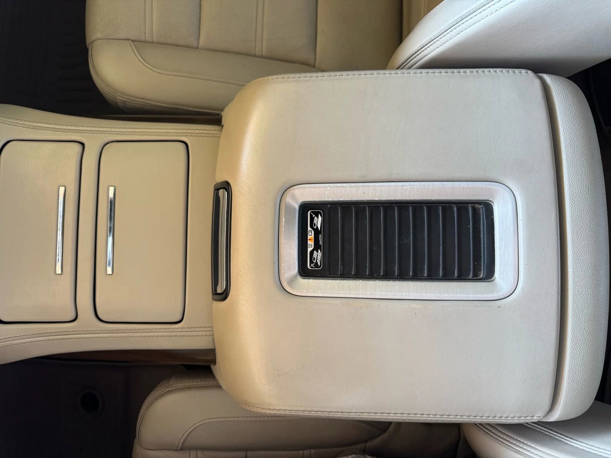 Used 2019 GMC Yukon Denali w/ Denali Ultimate Package image 16