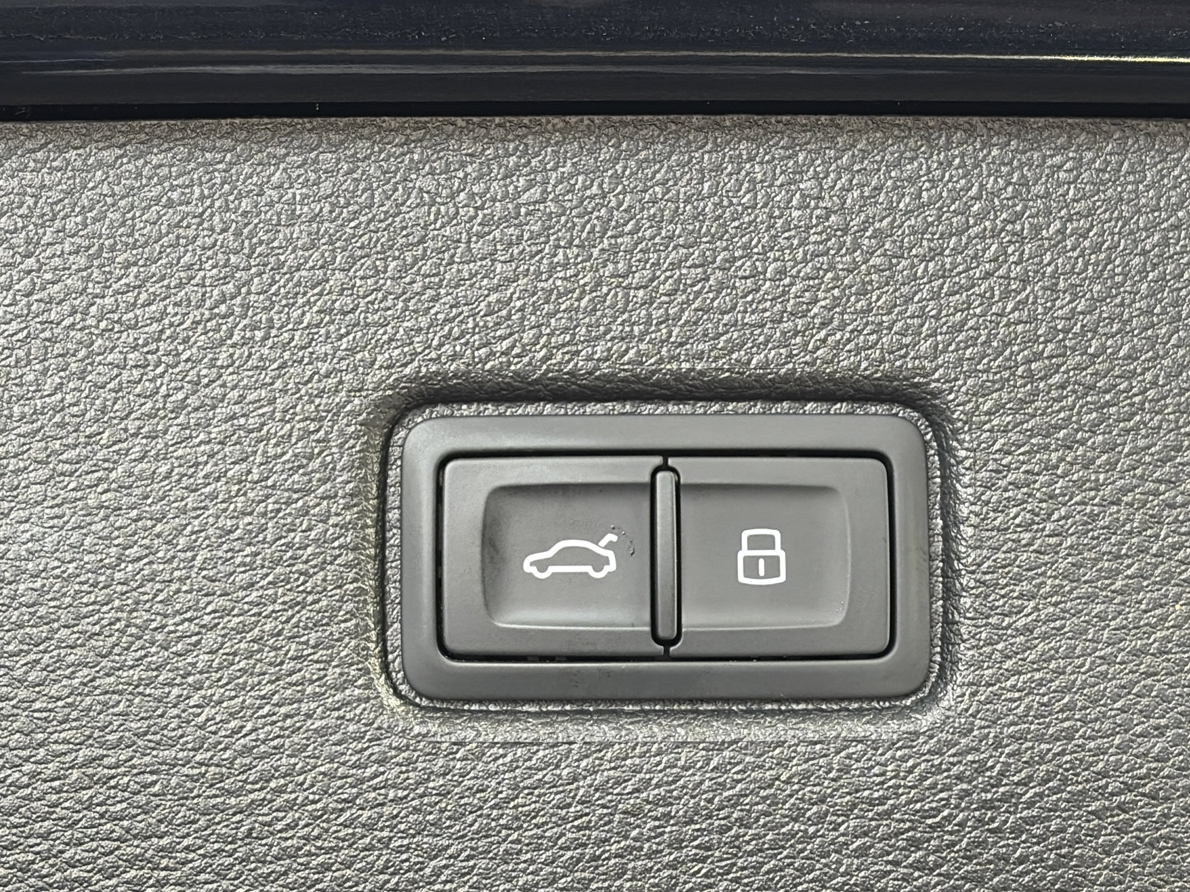 Used 2025 Audi Q7 2.0T Premium w/ Convenience Plus Package image 15