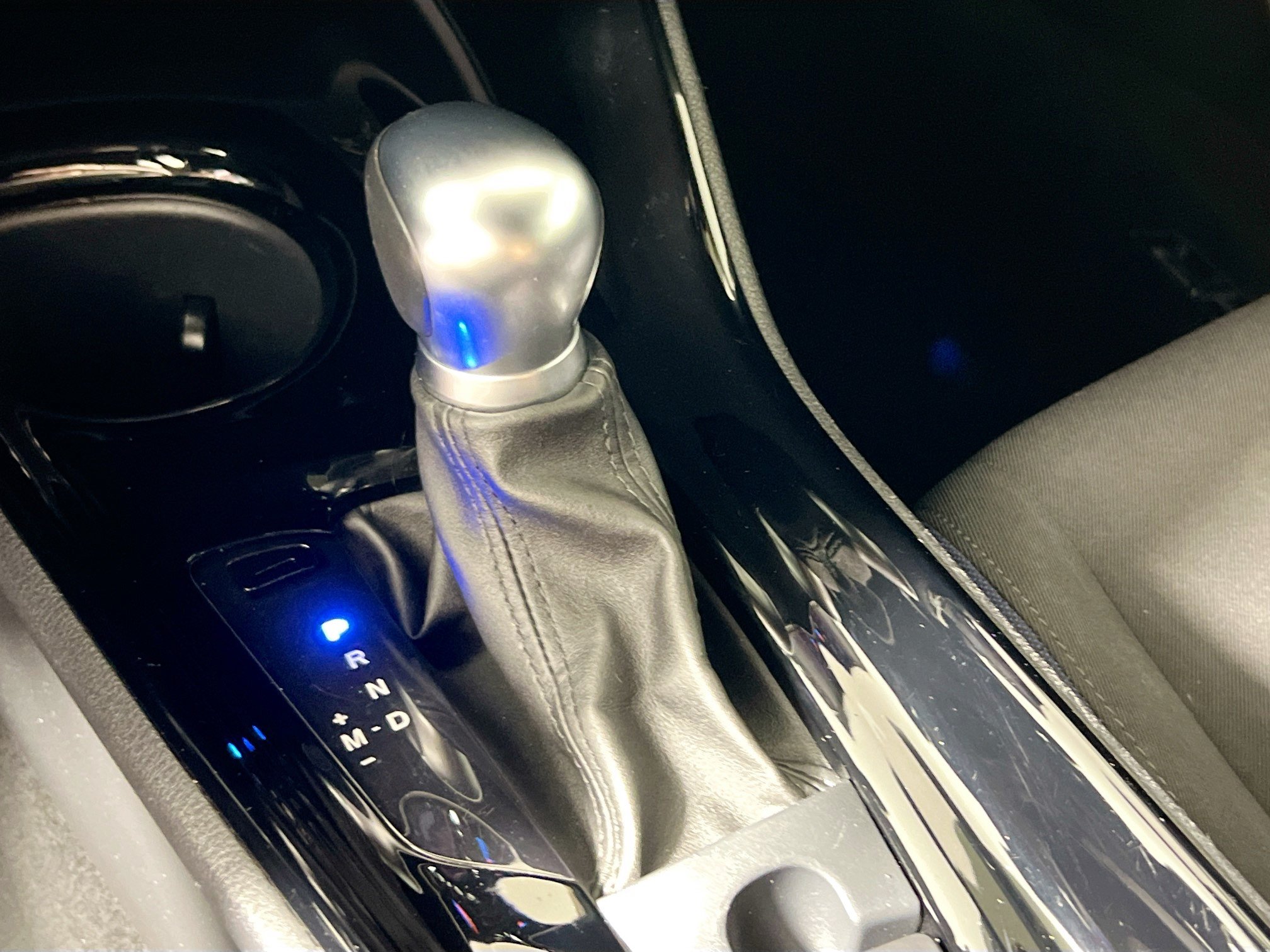 Used 2021 Toyota C-HR XLE FWD image 24
