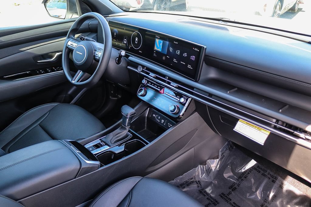 Used 2025 Hyundai Santa Cruz SEL FWD image 17