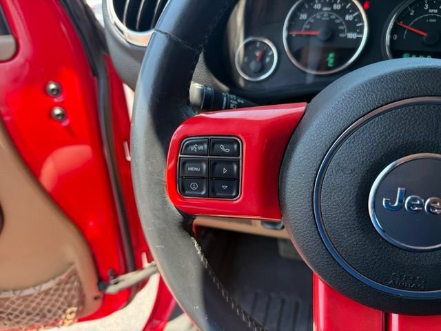 Used 2014 Jeep Wrangler Unlimited Sahara w/ Max Tow Package AWD/4WD image 13