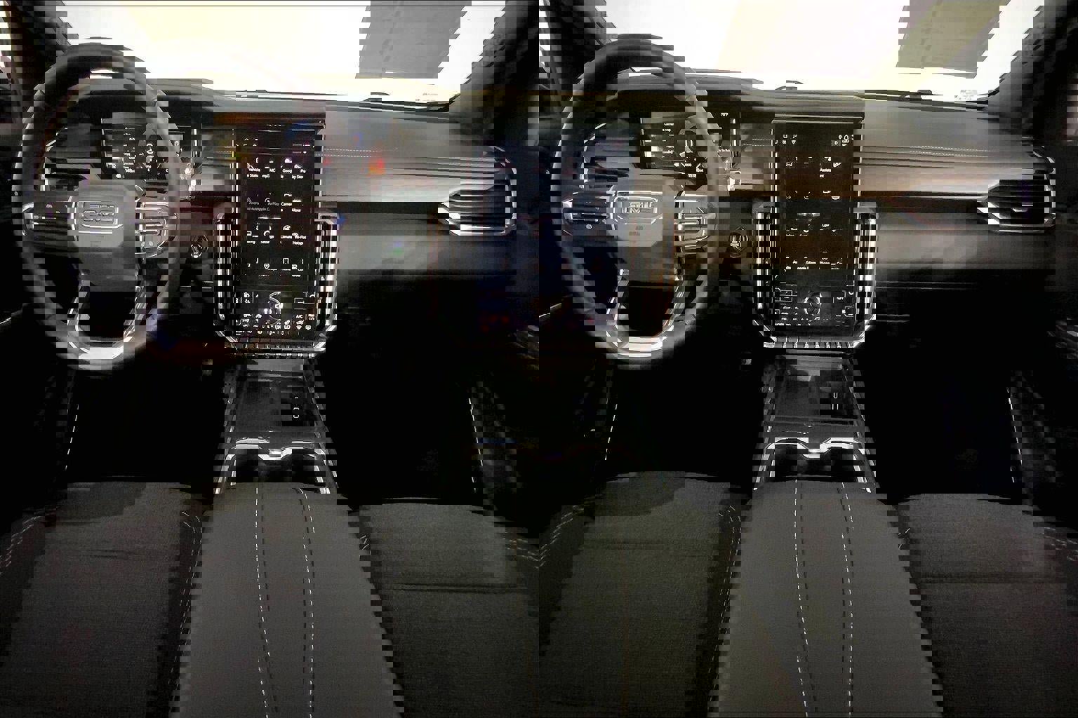 Used 2025 GMC Acadia Elevation FWD image 15