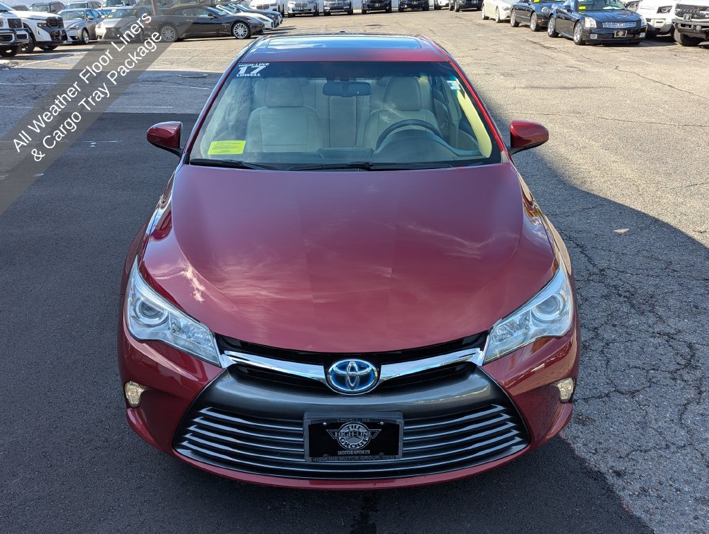 Used 2017 Toyota Camry XLE w/ Moonroof Package FWD image 3
