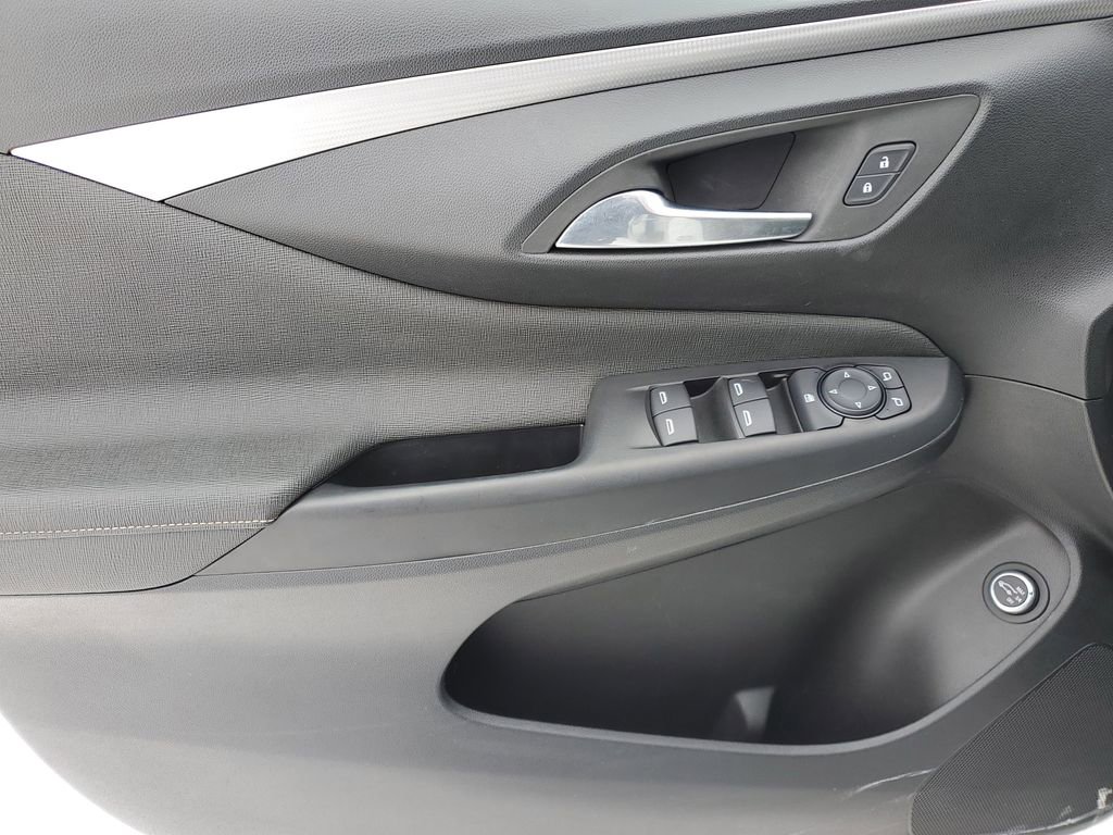 Certified 2025 Buick Envista Avenir image 26