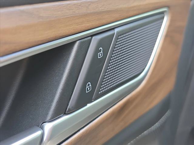 New 2026 Volkswagen Atlas SE FWD image 6