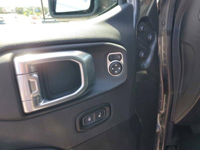 Used 2023 Jeep Gladiator Rubicon w/ LED Lighting Group AWD/4WD image 18